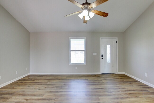 Building Photo - 51 Winding Oaks