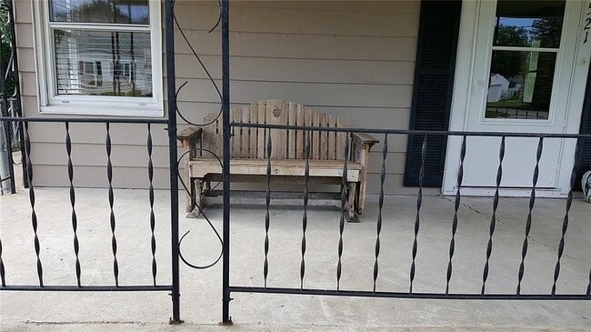 Building Photo - 521 Lonsvale Dr