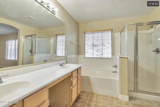 Building Photo - 315 W Mountain Sage Dr