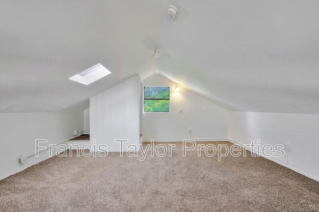 Building Photo - 1512 S Stage Coach Ln