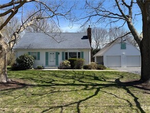 Building Photo - 5 Barton Ln