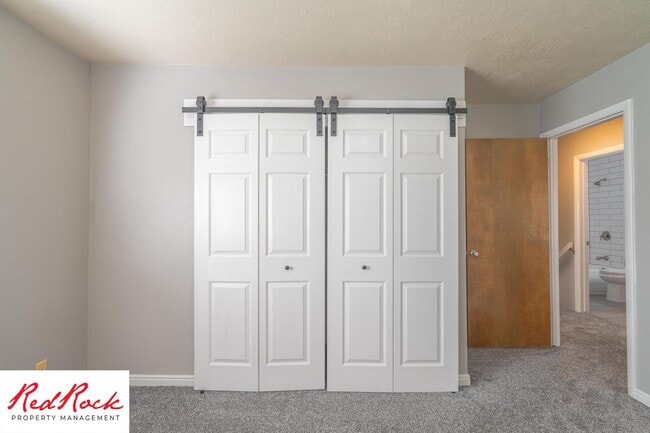 Building Photo - 3 Bedroom Home with Red Rock Views and Community Pool