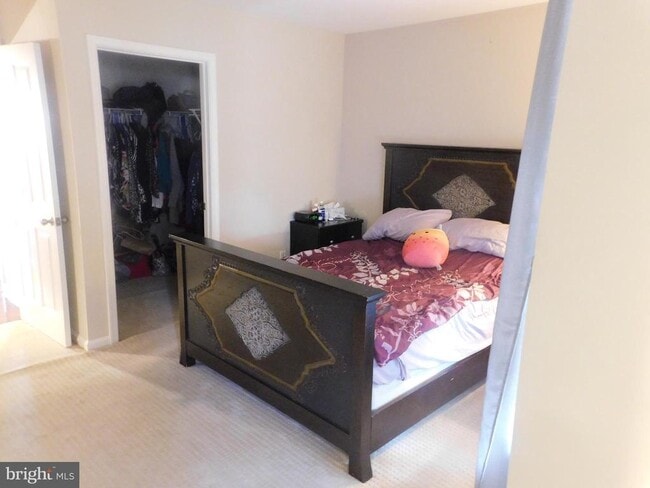 Building Photo - 337 Kirby St