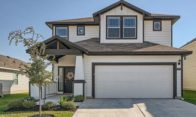 Building Photo - 323 Black Opal Dr