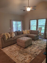 Building Photo - 407 S Elgin Ct