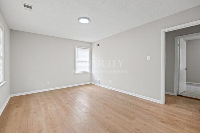 Building Photo - WHITEHAVEN GEM!!!! SECTION 8 WELCOMED !!!