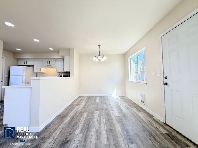 Building Photo - 4523 S Junett St