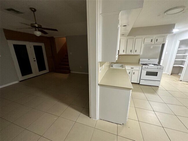 Building Photo - 1511 Greenbriar Ave