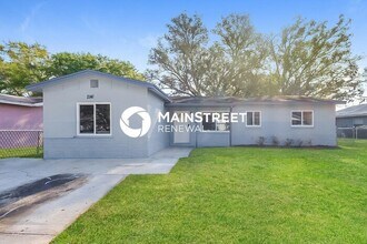 Building Photo - 4 Bedroom Pet-Friendly Home in LARGO, FL with Main Street Renewal