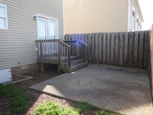 Building Photo - 2271 Dewey Dr