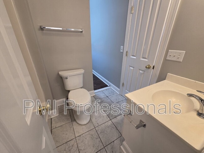 Building Photo - 315 Shadow Creek Dr