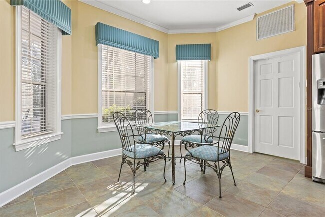 Building Photo - 6445 Renwick Cir