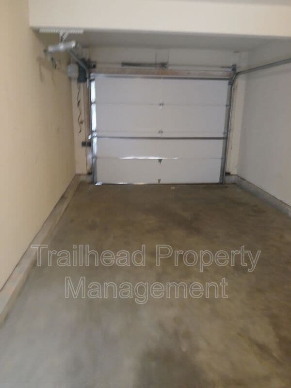 Building Photo - 21616 Westover Ct