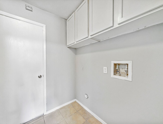 Building Photo - 22626 Leedstown Ln