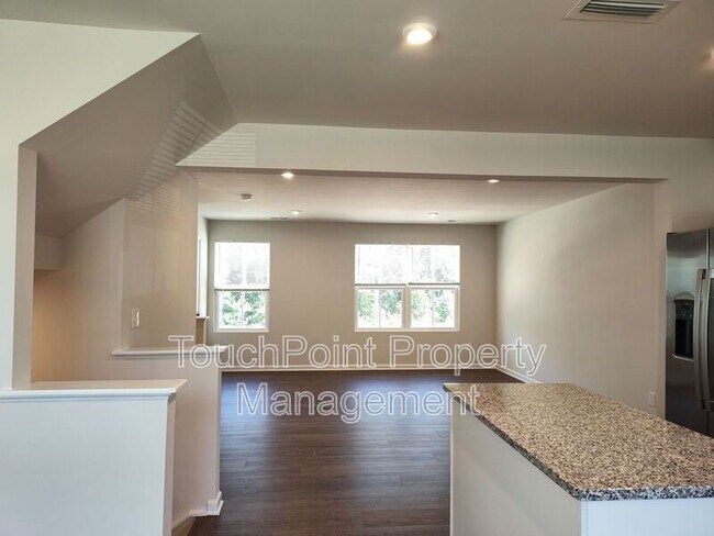 Building Photo - 5850 Granbury Dr