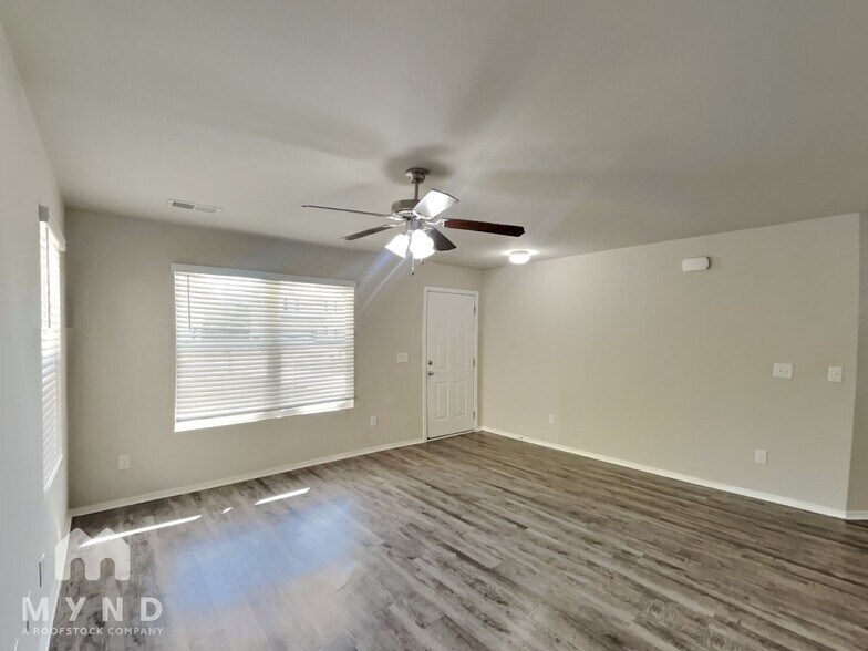 Building Photo - 141 Patriot Point Dr