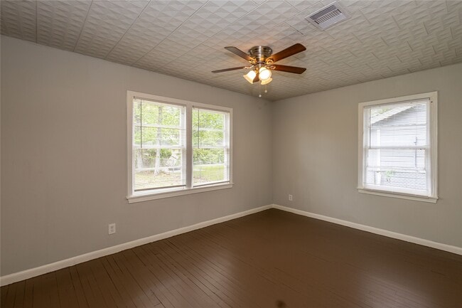 Building Photo - 4710 El Paso Ave