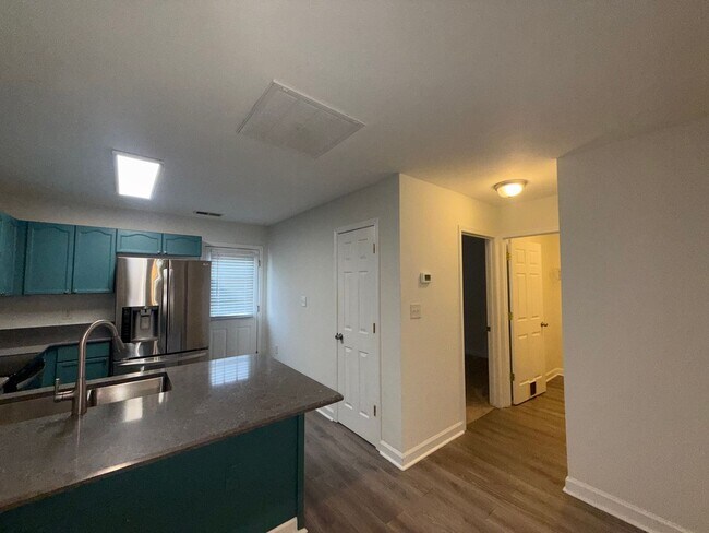 Building Photo - 2145 Pavilion Ct