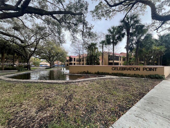 Building Photo - 15525 N Miami Lakeway