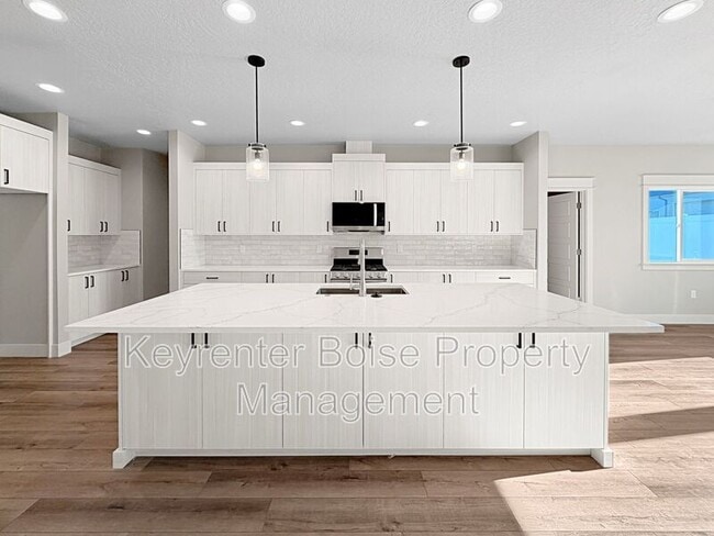 Building Photo - 4401 E Wedge St