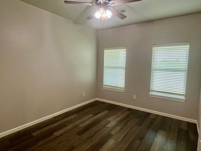 Building Photo - Beautiful 2 Bed 2 Bath!