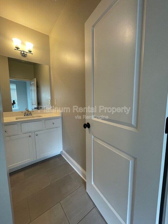 Building Photo - 1236 Stone Castle Cir