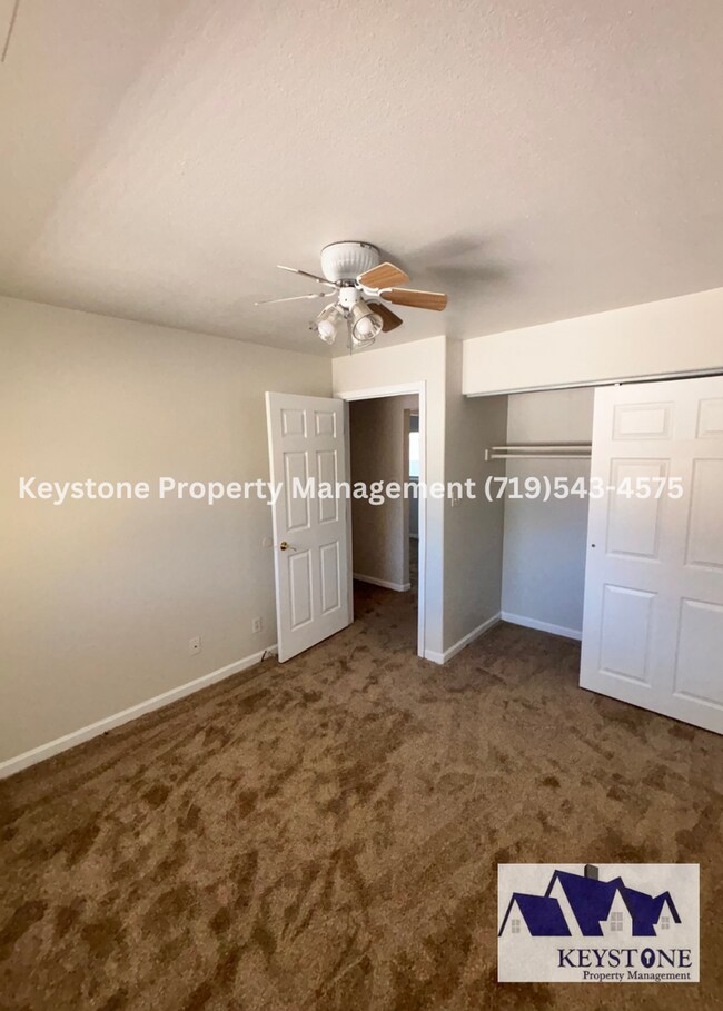 Building Photo - Near Parkview Hospital 3 Bed, 1 Bath Home W/D, Dishwasher Included $1600/$1600