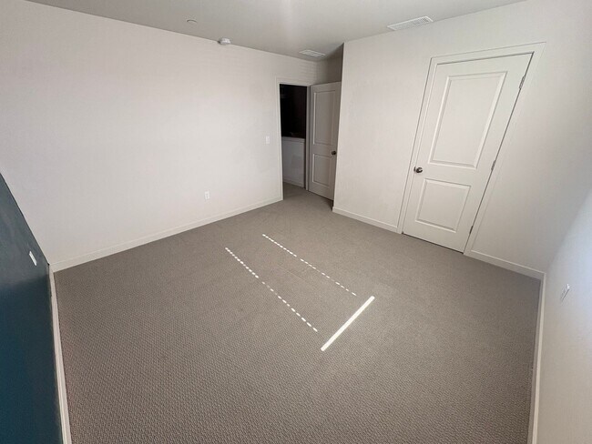 Building Photo - Beautiful Home for rent in Hanford, Ca
