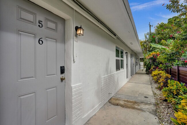 Building Photo - 2023 Miami Rd