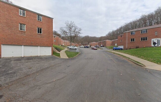 Building Photo - 298 Lumar Dr