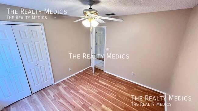 Building Photo - 1107 Isadore Dr