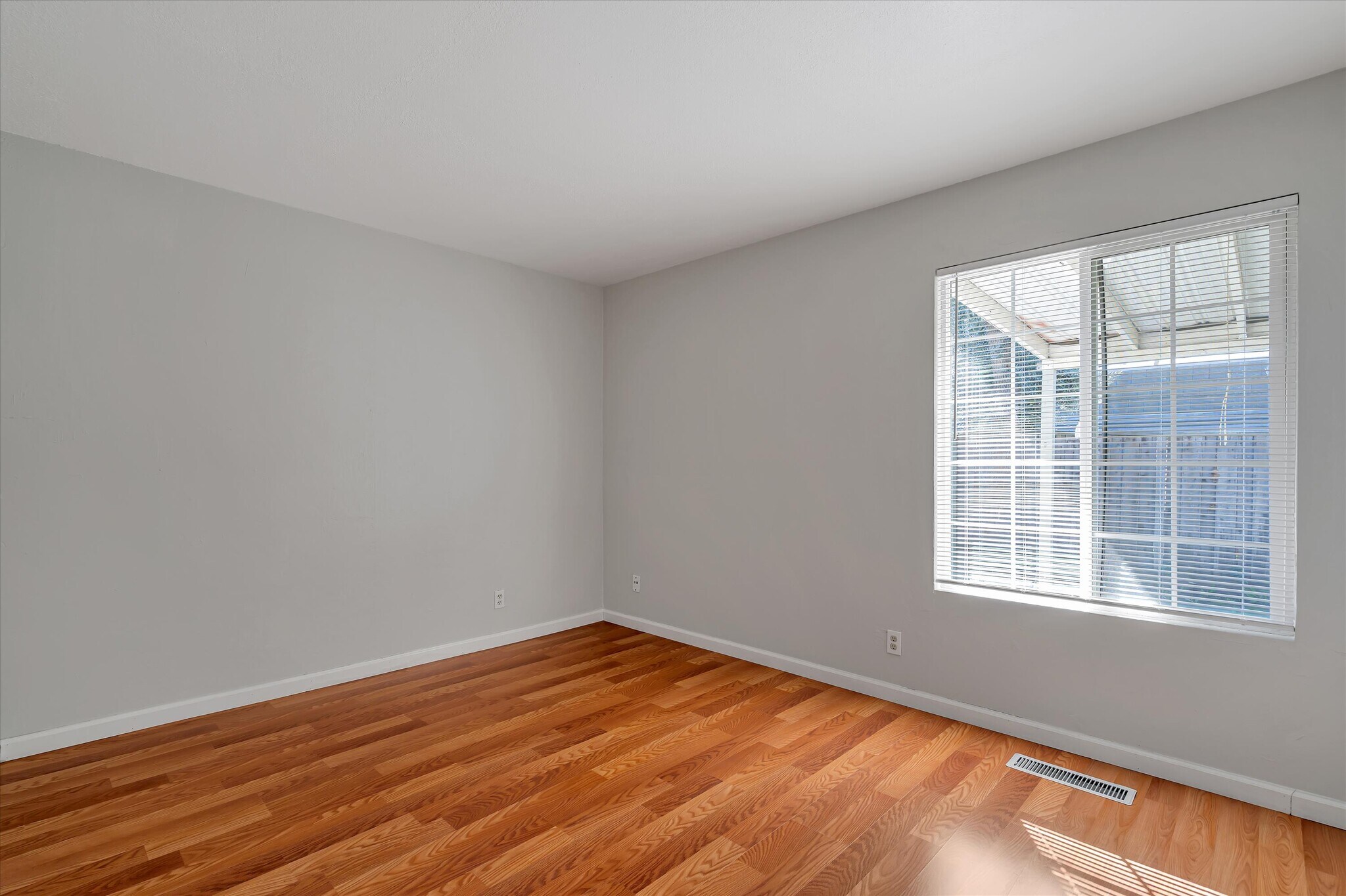 Building Photo - 30079 Vanderbilt St