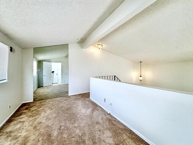 Building Photo - Lovely 2-Bed, 2-Bath Condo with Great Loca...