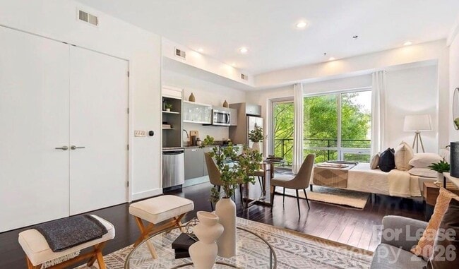 Building Photo - 1133 Metropolitan Ave