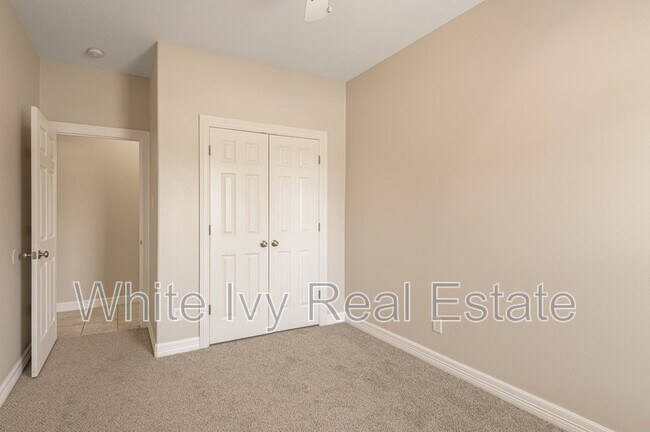 Building Photo - 2121 Normal Park Dr