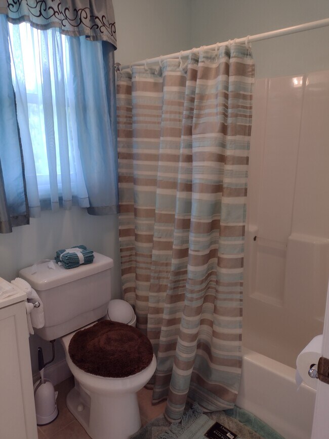 Building Photo - 807 Temon St