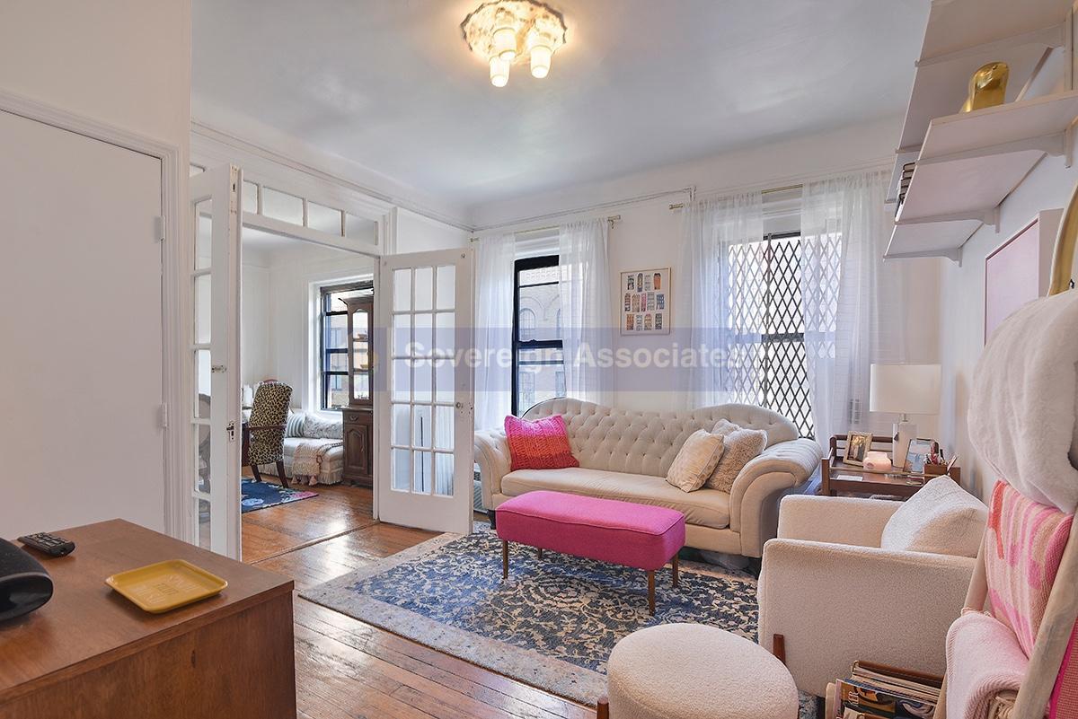 Building Photo - 170 W 89th St