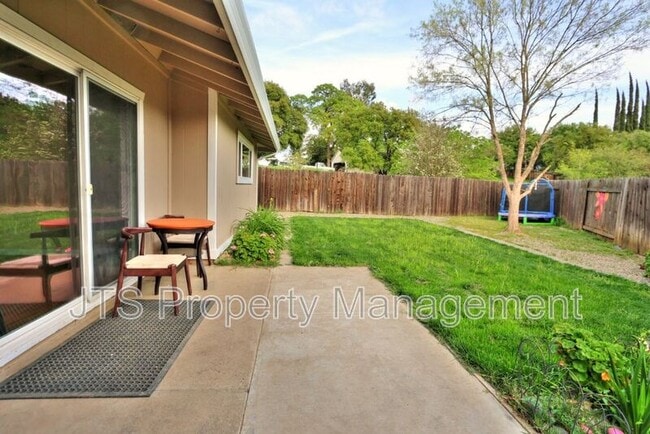 Building Photo - 8856 N Winding Way