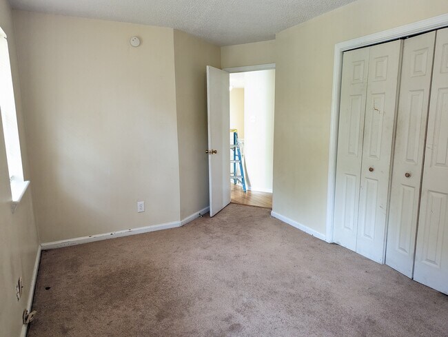 Building Photo - 304 Westfield Dr