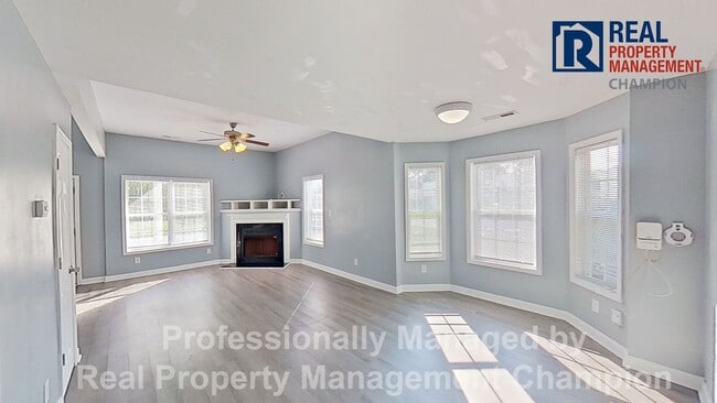 Building Photo - Move-In Ready 4 BD/2.5 BA Near Camp Lejeune w/Fenced Yard and Attached Garage