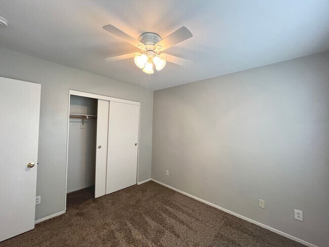 Building Photo - 1847 sq ft, 2 story, 4 Bedroom, 2 1/2 bath, 2 Car Garage home in the Vibrant city of Las Vegas.