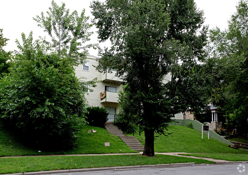 Primary Photo - Pendleton Heights Apartments