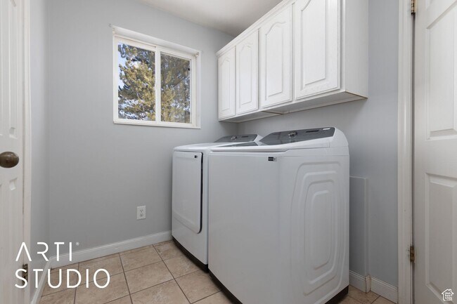 Building Photo - Spacious 5-Bedroom Home in Morgan – $500 O...