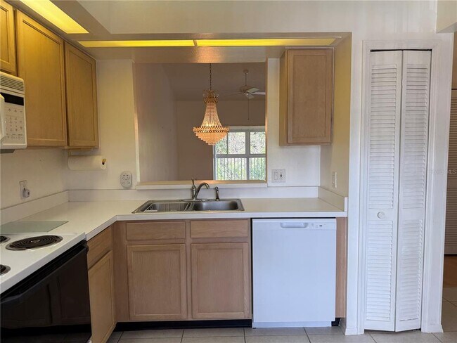 Building Photo - 13801 Timberland Dr