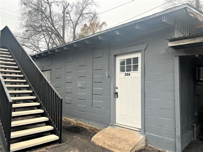Building Photo - 2609 E Cesar Chavez St