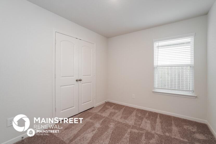 Building Photo - 26233 Raphael Dr