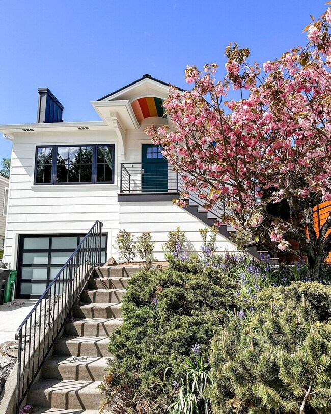 Building Photo - 2453 4th Ave W