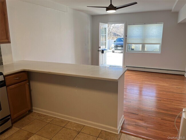 Building Photo - 107 Lincoln Ave