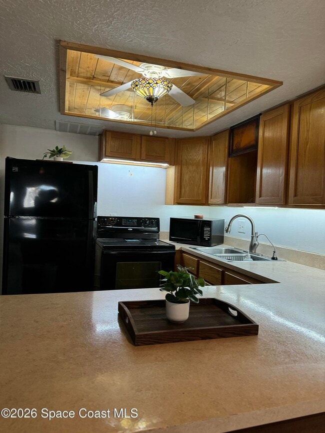 Building Photo - 8154 Ridgewood Ave