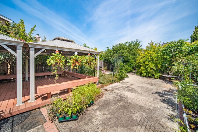 Building Photo - 4560 Benedick Ct